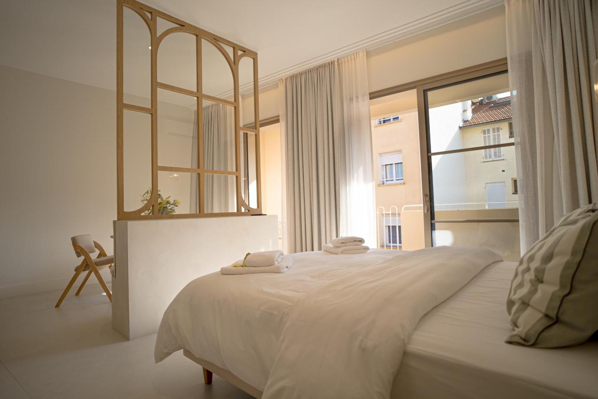 Studios Raffines Avec Terrasses - Plages, Ville Et Gare A Pied - Maison Raphael Saint-Raphaël Buitenkant foto