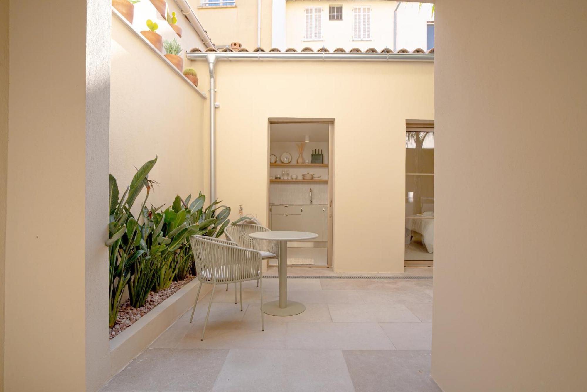 Studios Raffines Avec Terrasses - Plages, Ville Et Gare A Pied - Maison Raphael Saint-Raphaël Buitenkant foto