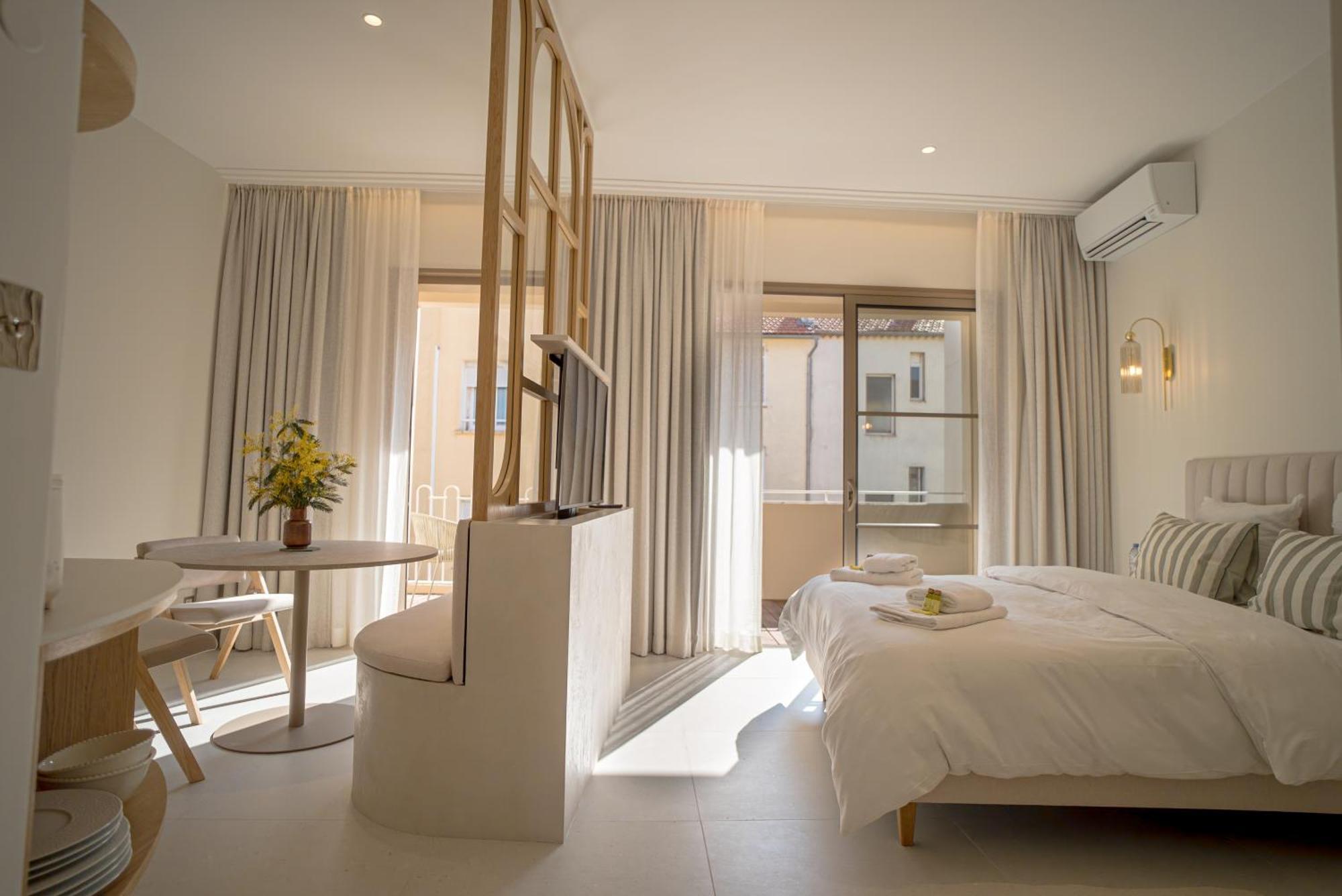 Studios Raffines Avec Terrasses - Plages, Ville Et Gare A Pied - Maison Raphael Saint-Raphaël Buitenkant foto