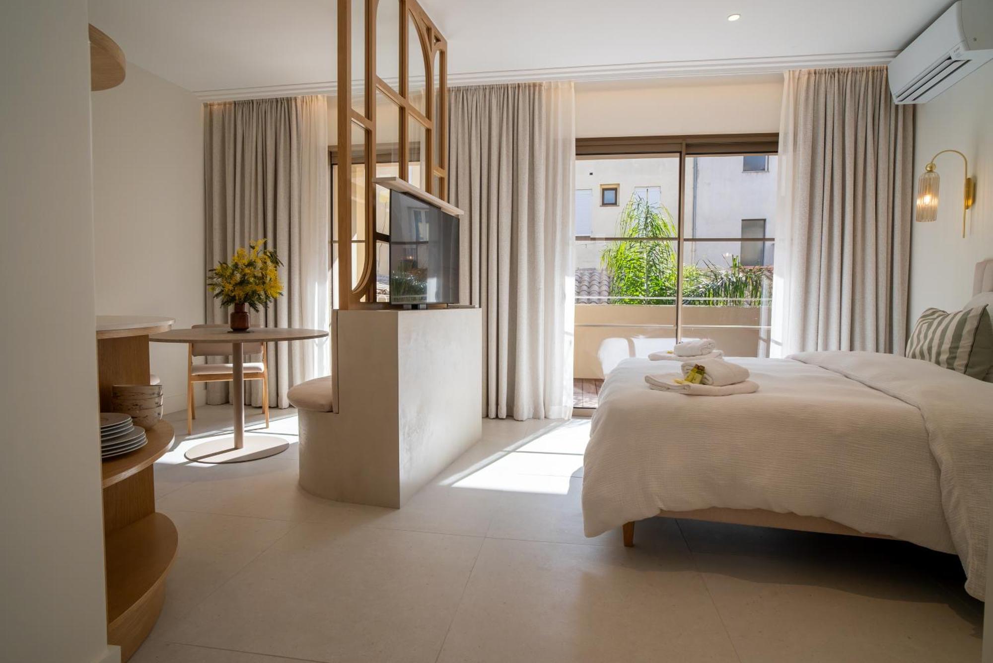 Studios Raffines Avec Terrasses - Plages, Ville Et Gare A Pied - Maison Raphael Saint-Raphaël Buitenkant foto